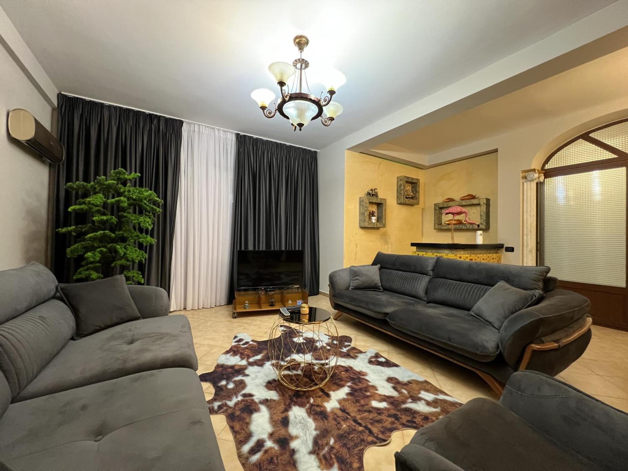 Elly Apartment Durres Exterior photo